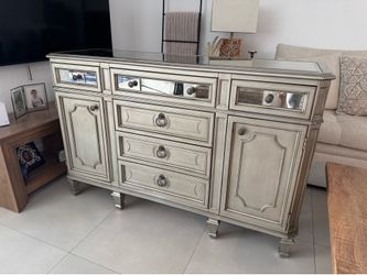 City furniture Dresser/Bar