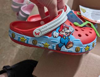 Super Mario Crocs Kids Size 6 – Mario Nintendo Shoes