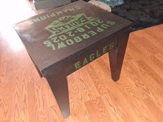 Philadelphia eagles side table