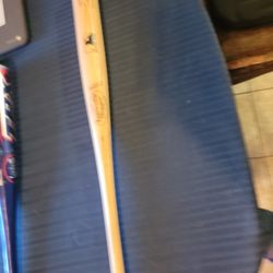 YOUTH- NEW- 29" LOUISVILLE SLUGGER BASEBALL   BAT MLB OFFICIAL AUTHENTIC WOOD. $40 FIRM PRICE 