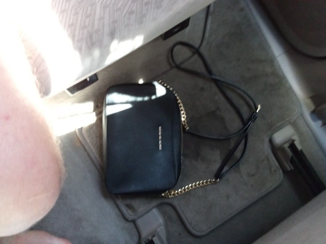 Micheal Kors Jet Set Handbag Purse