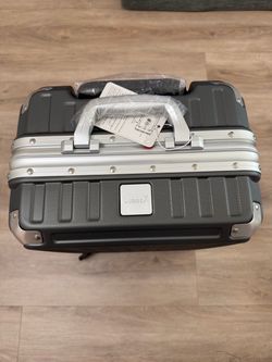 LuggeX Hard Shell Carry-On Suitcase 20"