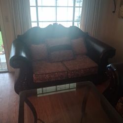 Juego De Sofas Y Mesa De Metal Cn Vidrio