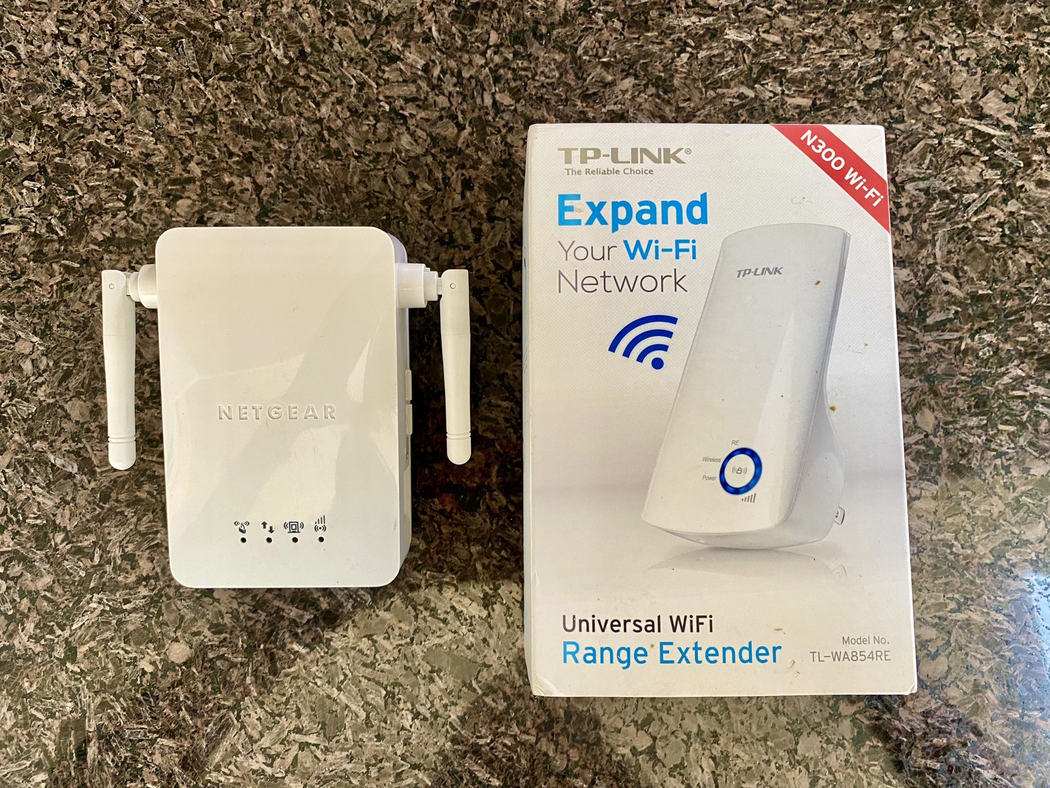 2 Universal Wi-Fi Range Extenders