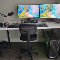 PC Set Up For Sale (With Chair And Desk Free)