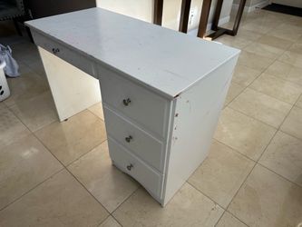 Kids Desk 4 Drawers FREE