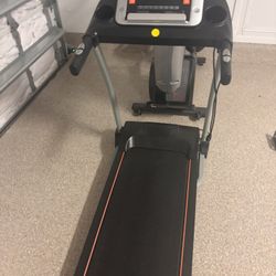 3-Level Incline Adjustable And Compact Folding Treadmill 