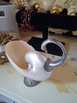 Vtg. Binassi mother of pearl swan decor. Italy made