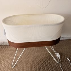 SNOO Smart Sleeper Bassinet by Happiest Baby
