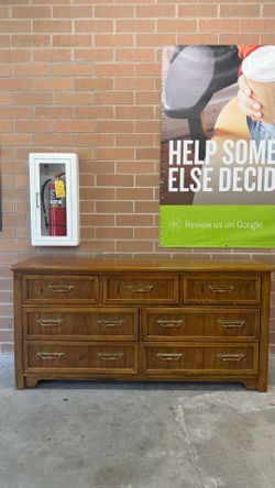 Thomasville 7 drawers Dresser