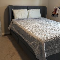 Queen bed With Storage 