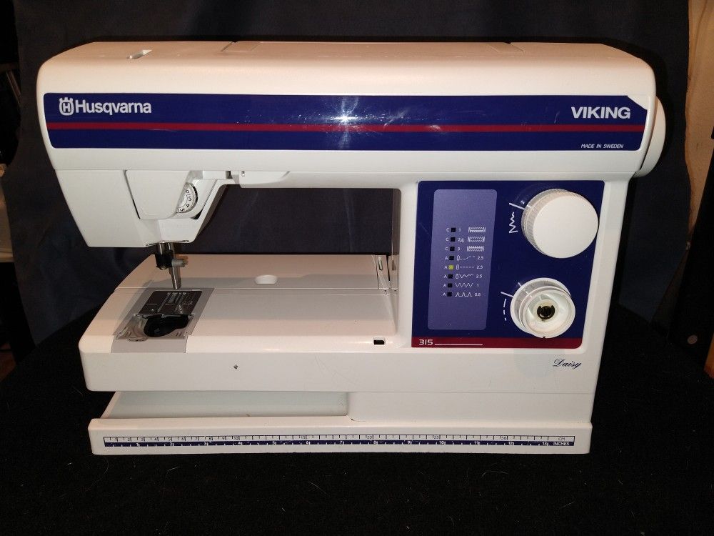 Husqvarna Viking Daisy Sewing Machine For Parts