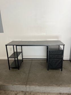 Black Desk