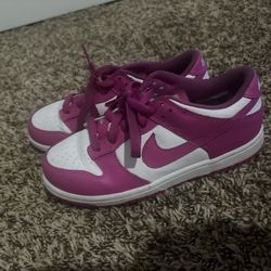 Nike dunks size 3