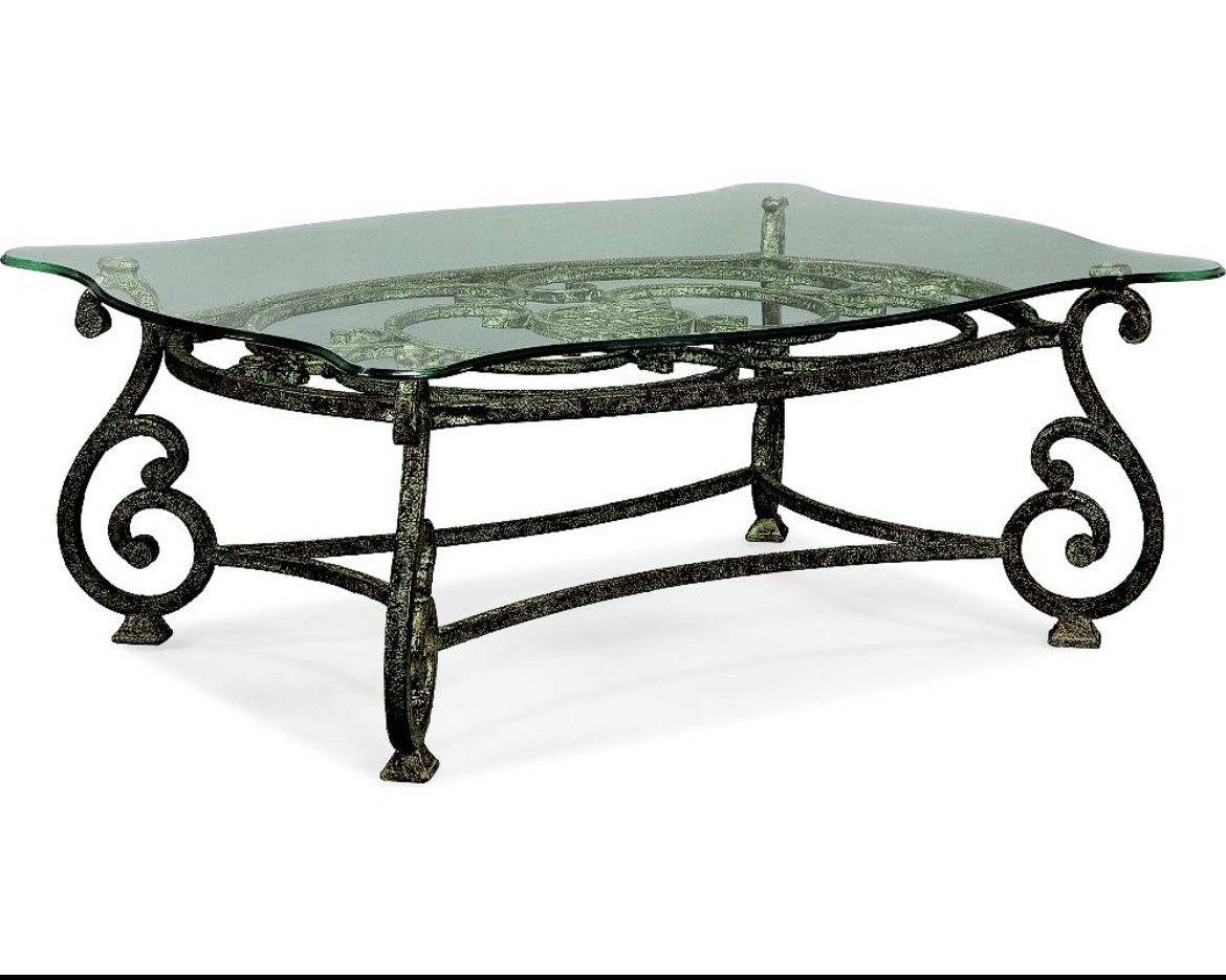 Thomasville Grandview Coffee Table for Sale in Ravensdale, WA OfferUp