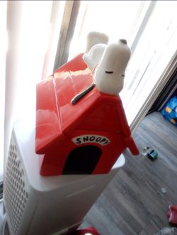 Snoopy cookie jar