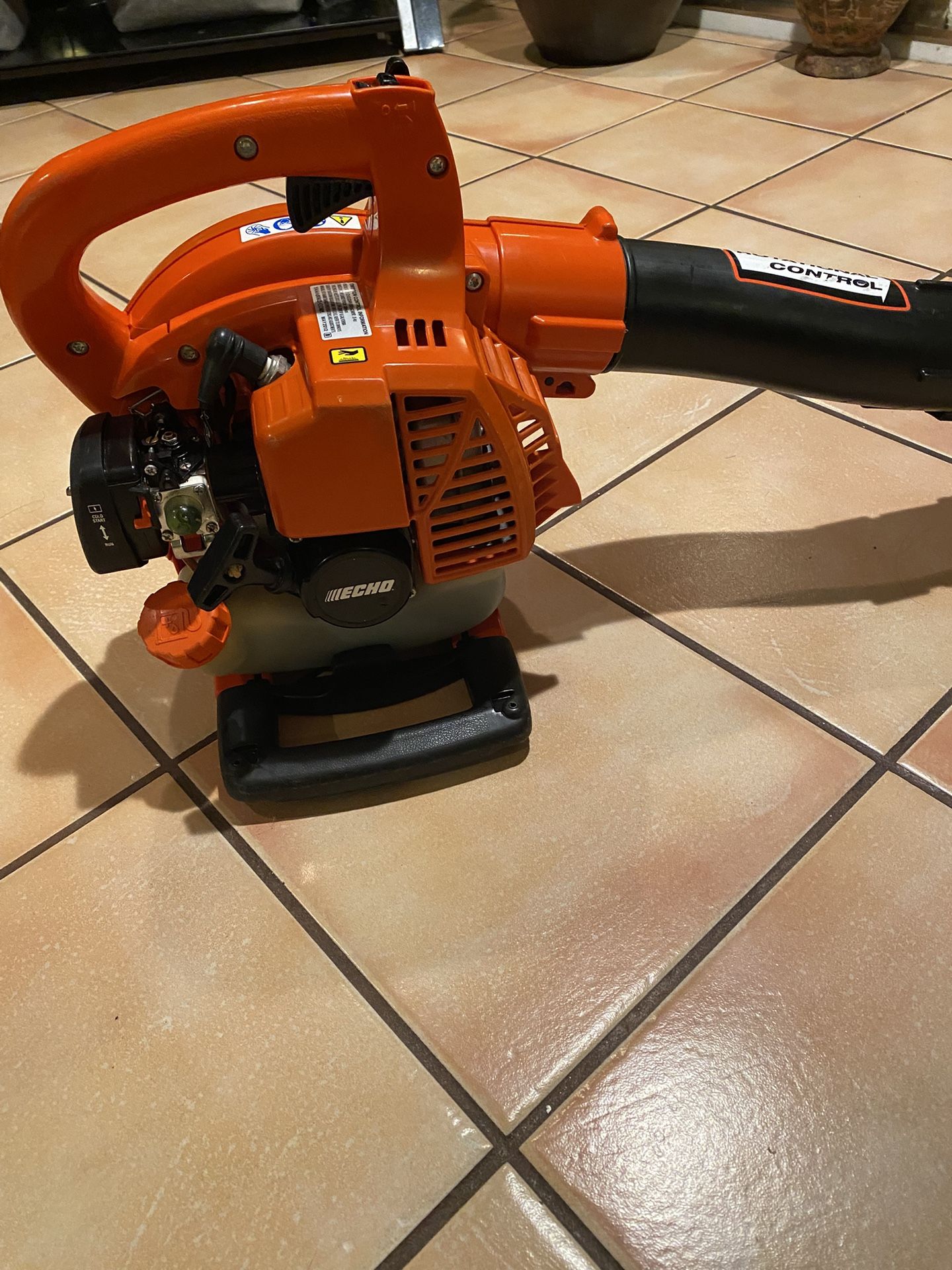 ECHO HAND BLOWER