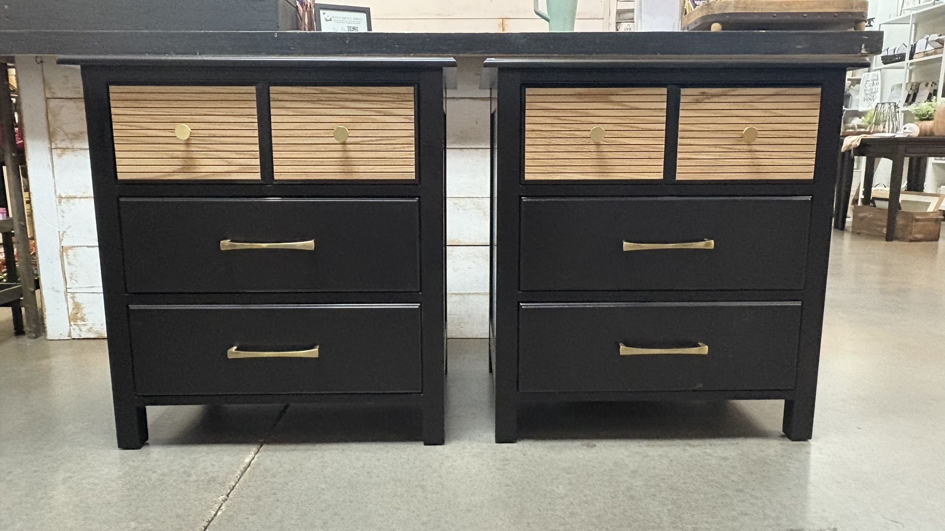 MODERN NIGHT STAND SET