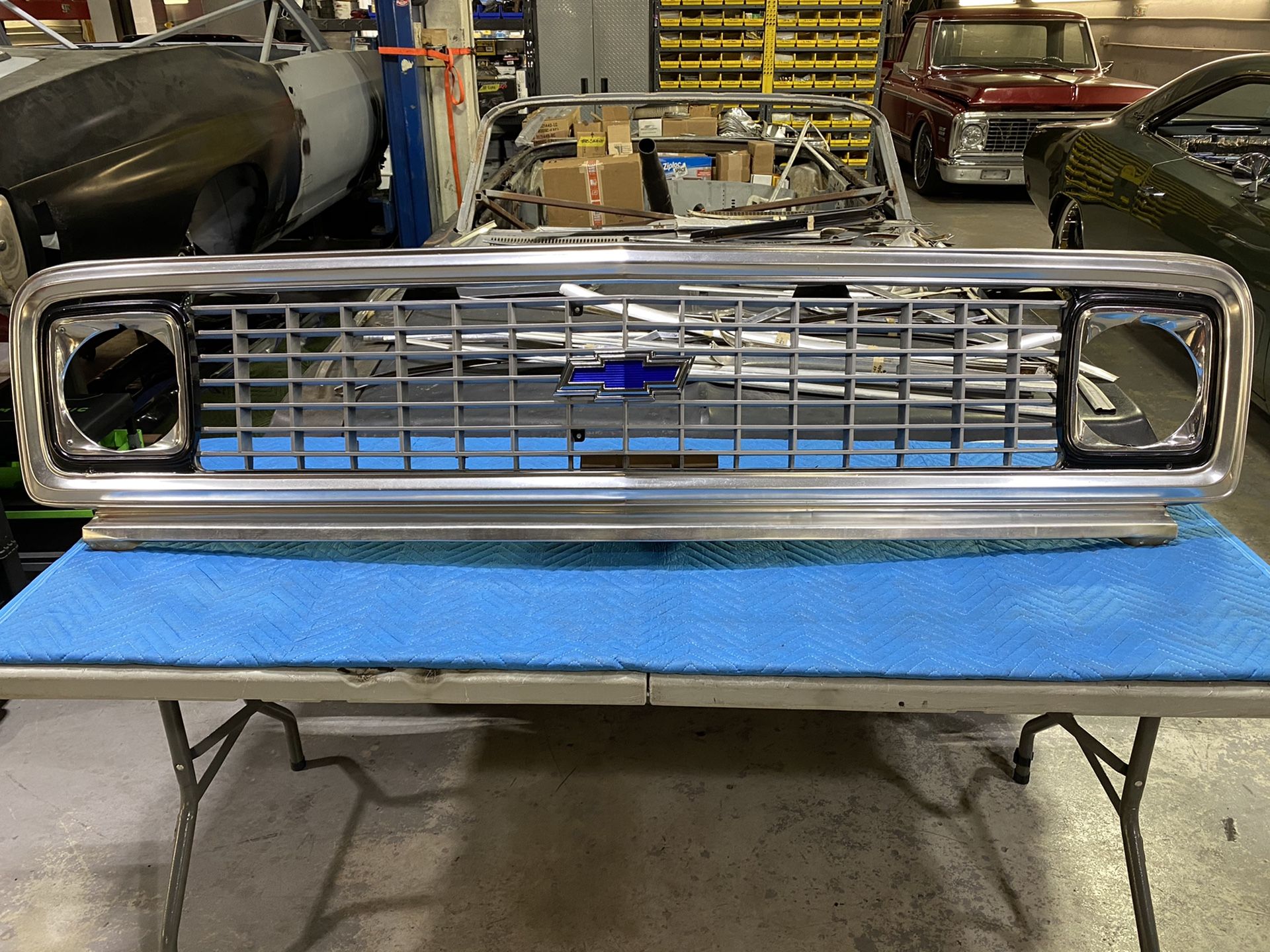 1971 1972 CHEVROLET C10 TRUCK GRILL & SUPPORT 71 72 GRILLE