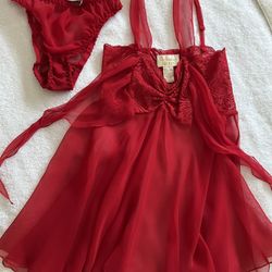 Negligée’s, Victoria’s Secret, Red