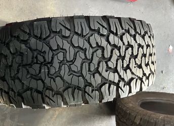 1 SEMI NEW LT 351250R17 BFGOODRICH KO2 10 ply All Terrain tire for $120 picked up or $150 installed and balance. 351250R17 35 12.50 17 35 x 12.50 R 1