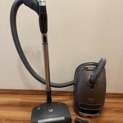 Miele Vacuum Cleaner 