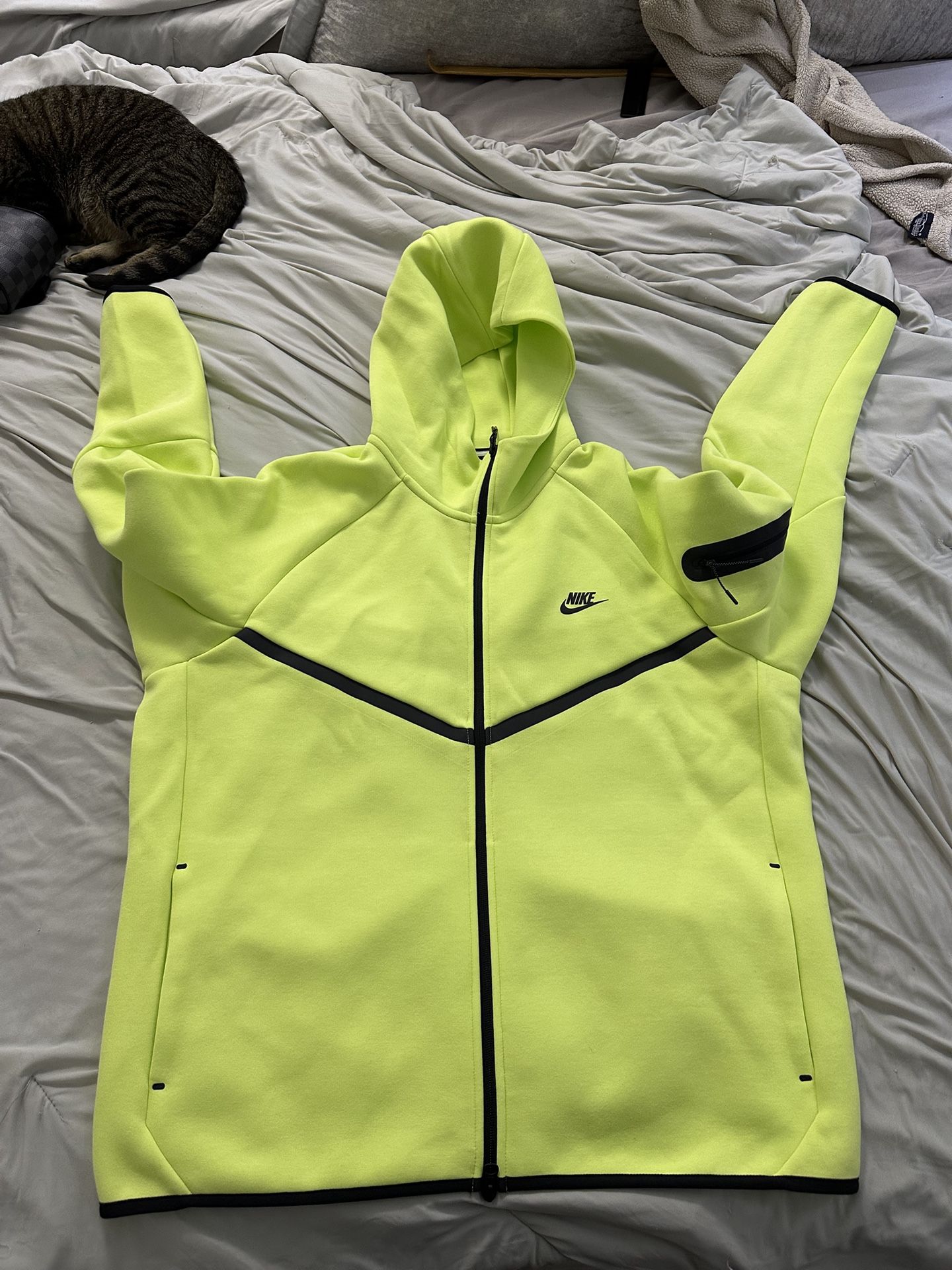 Brand New !! Nike Tech Hoodie Jacket🔥🔥