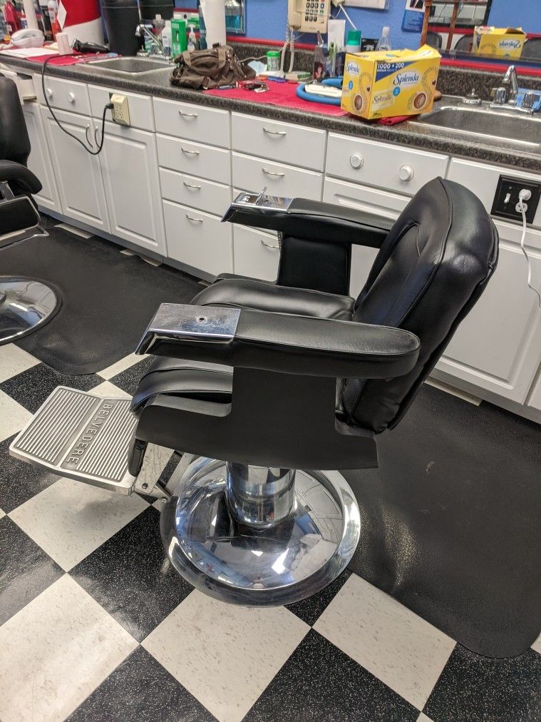 Belvedere Barber Chair Black