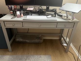 Gray Wood bedroom set