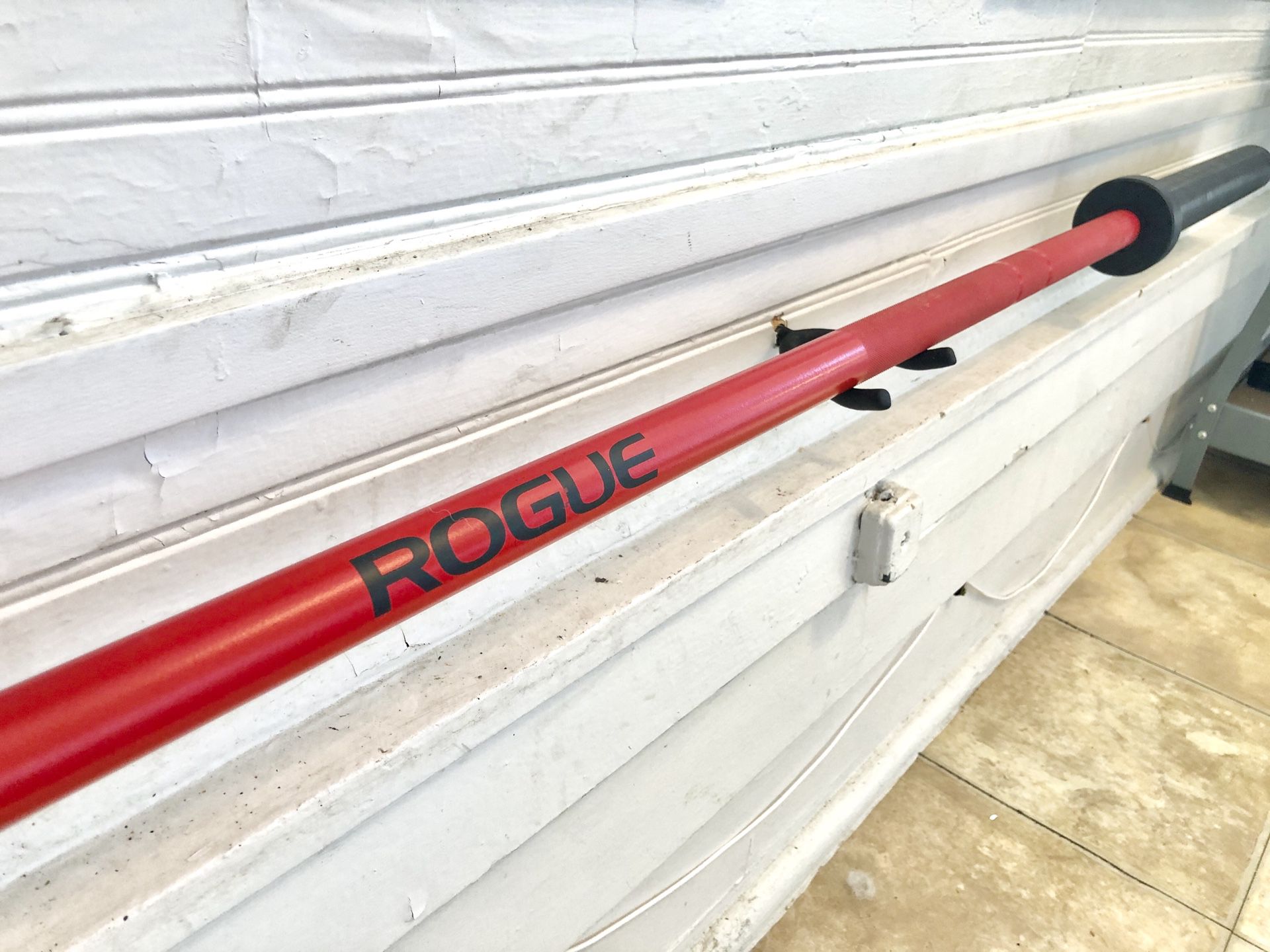 ROGUE Ohio Bar / Barbell Red/Black Cerakote 45 lb 28.5mm