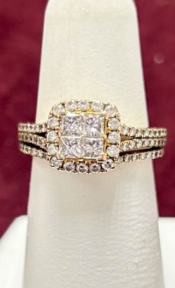Women’s Cluster Ring 10k Yellow Gold Just Stunning!