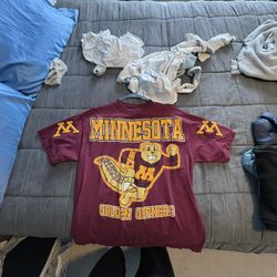 90’s TSI GOLDEN GOPHERS FULL TEE GRAPHIC MINT CONDITION SIZE XL