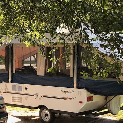 Flagstaff pop up camper 2007. Dry weight 1587 Price negotiable. You will have to go to the DMV for the title.