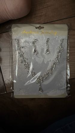 Fashion Jewelry Necklace And Earrings 