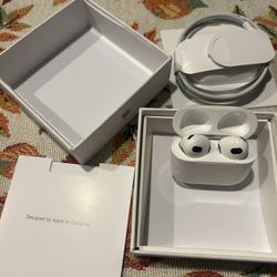 AirPod Gen 3 ( NEED GONE ASAP SEND OFFERS)