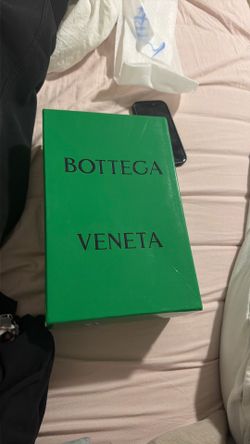 BOTTEGA VENETA EXCLUSIVE HEALS SIZE 40