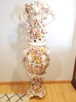 Capodemonte vase