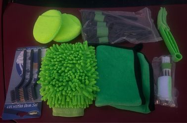 Detailing set brushes and more auto care