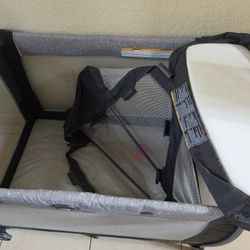 Play Pen / pack and play