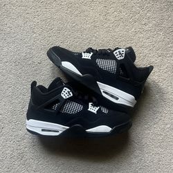 Jordan 4 “white thunder” size 13 
