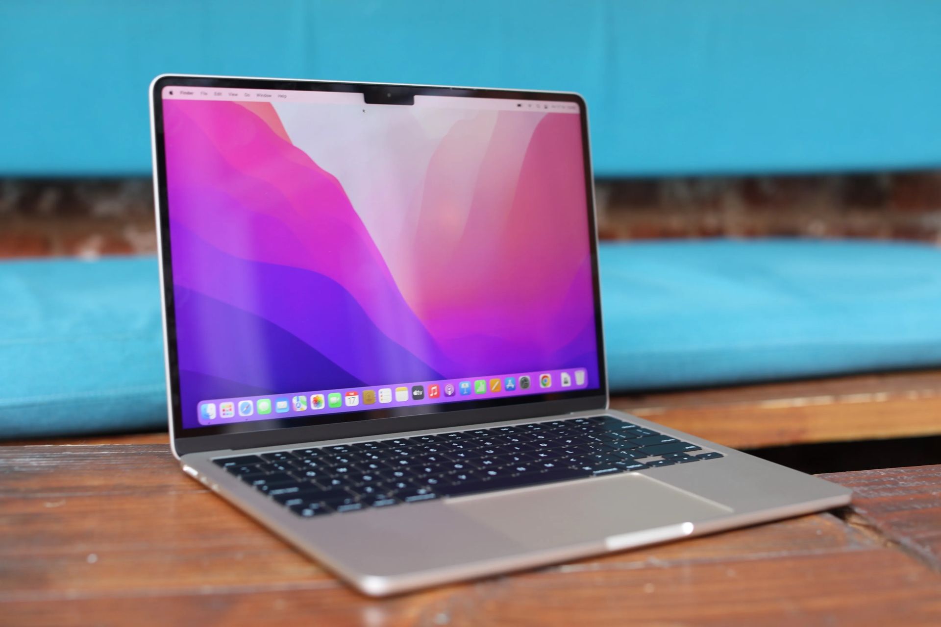 MACBOOK M2