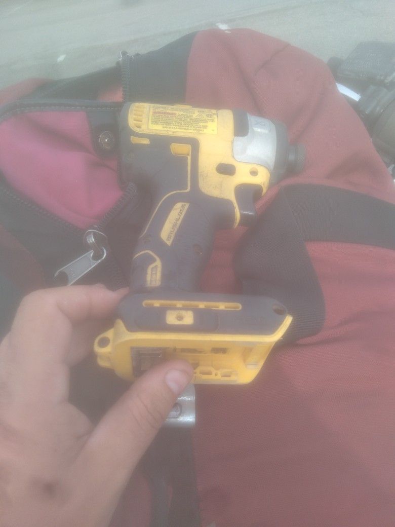 20v Xr Brushless Dewalt Impact Drill ( No Battery )