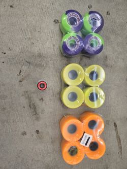 60mm Skateboard wheels w Reds bearings