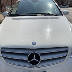 Mercedes Benz R-500  4matic     Clean Car Fax No Accidents I’m The 3rd Owner 102,000 Miles 3 Rd Row Seating Would Make An Awesome Family Sports Wagon 