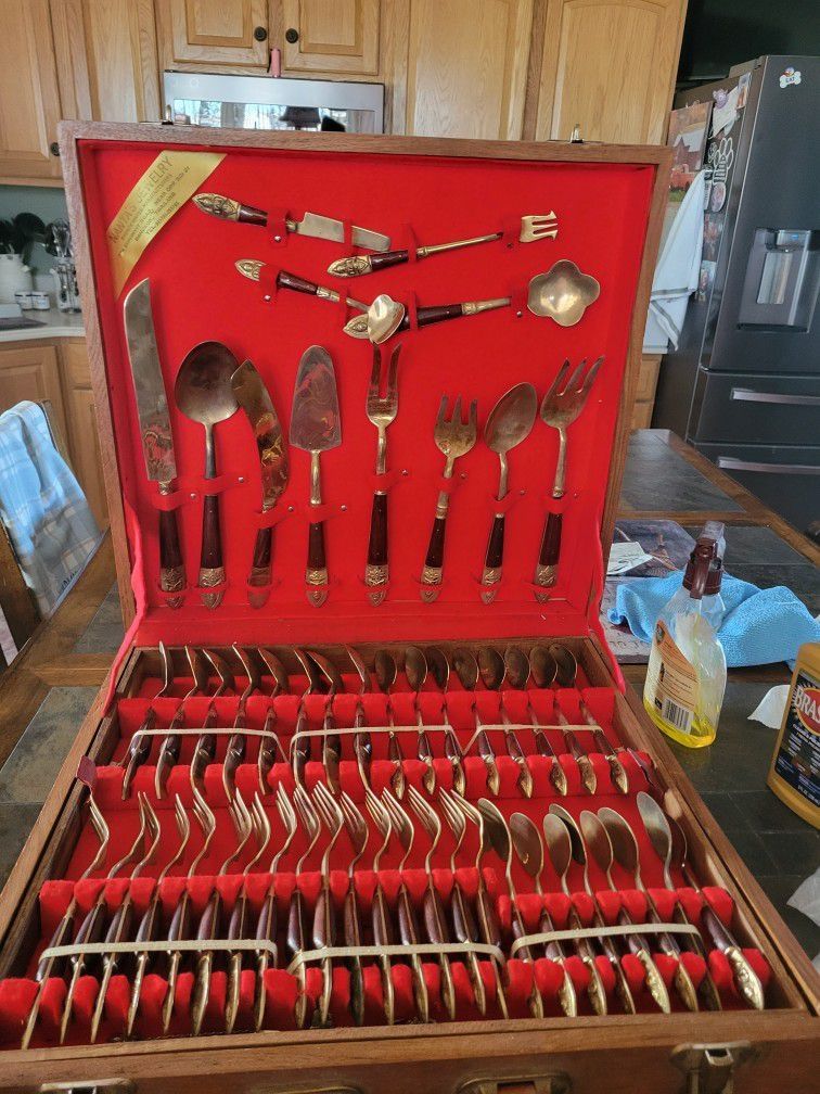 Incredible 120 Piece Vintage Silverware Set