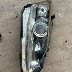 Lexus Ct200h Passenger Headlight 