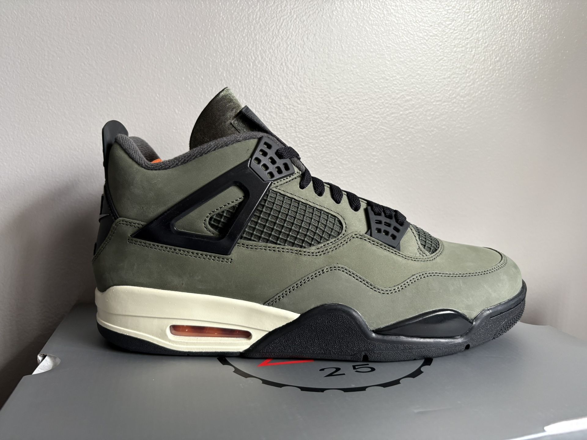 Nike Air Jordan UNDEFEATED