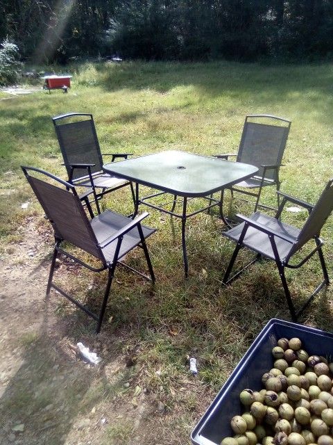 4 Piece Outdoor Table And Chairs