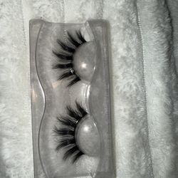 False Eyelashes 