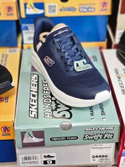 Skecher Women 9
